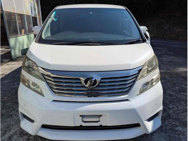 ヴェルファイア ２．４Ｚ　プラチナムセレクション　バックカメラ　ＴＶ　クリアランスソナー　両側電動スライドドア　オートライト　ＨＩＤ　電動リアゲート　スマートキー　電動格納ミラー　後席モニター　３列シート　オットマン　ＣＶＴ　アルミホイール　ＵＳＢ（12枚目）