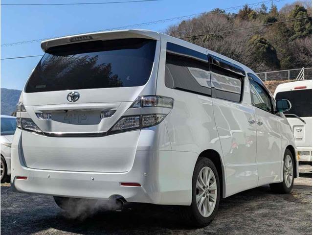 ヴェルファイア ２．４Ｚ　プラチナムセレクション　バックカメラ　ＴＶ　クリアランスソナー　両側電動スライドドア　オートライト　ＨＩＤ　電動リアゲート　スマートキー　電動格納ミラー　後席モニター　３列シート　オットマン　ＣＶＴ　アルミホイール　ＵＳＢ（15枚目）