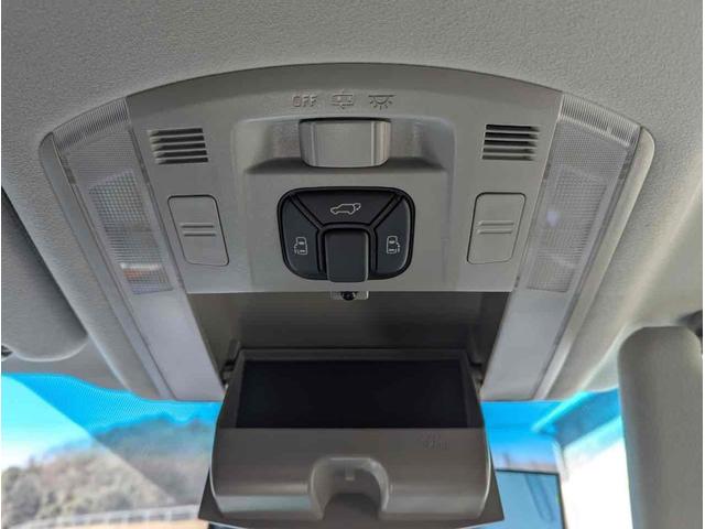 ヴェルファイア ２．４Ｚ　プラチナムセレクション　バックカメラ　ＴＶ　クリアランスソナー　両側電動スライドドア　オートライト　ＨＩＤ　電動リアゲート　スマートキー　電動格納ミラー　後席モニター　３列シート　オットマン　ＣＶＴ　アルミホイール　ＵＳＢ（38枚目）