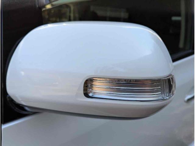 ヴェルファイア ２．４Ｚ　プラチナムセレクション　バックカメラ　ＴＶ　クリアランスソナー　両側電動スライドドア　オートライト　ＨＩＤ　電動リアゲート　スマートキー　電動格納ミラー　後席モニター　３列シート　オットマン　ＣＶＴ　アルミホイール　ＵＳＢ（42枚目）