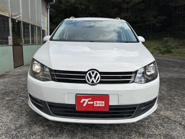 シャラン 　ＥＴＣ　バックカメラ　ナビ　クリアランスソナー　パークアシスト　両側スライドドア　オートライト　スマートキー　アイドリングストップ　シートヒーター　３列シート　ＡＴ　ルーフレール　アルミホイール（13枚目）