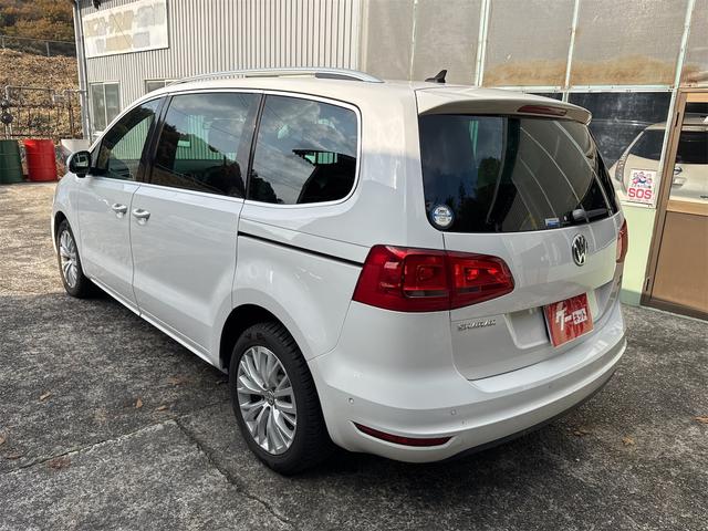 シャラン 　ＥＴＣ　バックカメラ　ナビ　クリアランスソナー　パークアシスト　両側スライドドア　オートライト　スマートキー　アイドリングストップ　シートヒーター　３列シート　ＡＴ　ルーフレール　アルミホイール（15枚目）