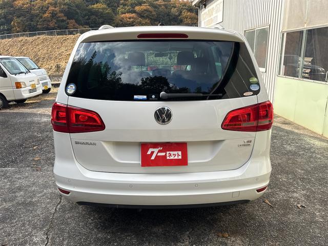 シャラン 　ＥＴＣ　バックカメラ　ナビ　クリアランスソナー　パークアシスト　両側スライドドア　オートライト　スマートキー　アイドリングストップ　シートヒーター　３列シート　ＡＴ　ルーフレール　アルミホイール（16枚目）