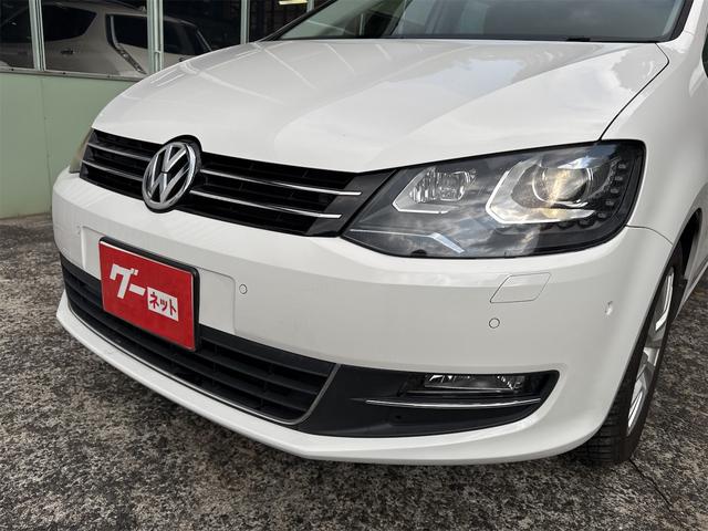 シャラン 　ＥＴＣ　バックカメラ　ナビ　クリアランスソナー　パークアシスト　両側スライドドア　オートライト　スマートキー　アイドリングストップ　シートヒーター　３列シート　ＡＴ　ルーフレール　アルミホイール（25枚目）