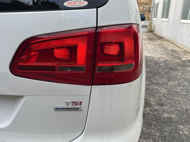 シャラン 　ＥＴＣ　バックカメラ　ナビ　クリアランスソナー　パークアシスト　両側スライドドア　オートライト　スマートキー　アイドリングストップ　シートヒーター　３列シート　ＡＴ　ルーフレール　アルミホイール（27枚目）