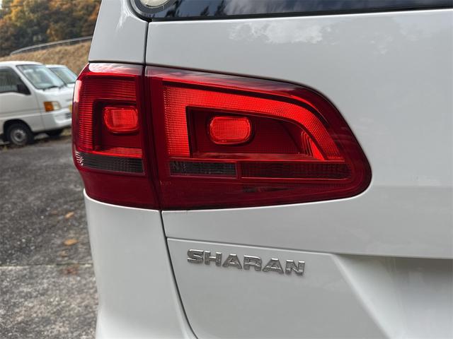 シャラン 　ＥＴＣ　バックカメラ　ナビ　クリアランスソナー　パークアシスト　両側スライドドア　オートライト　スマートキー　アイドリングストップ　シートヒーター　３列シート　ＡＴ　ルーフレール　アルミホイール（28枚目）