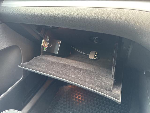 シャラン 　ＥＴＣ　バックカメラ　ナビ　クリアランスソナー　パークアシスト　両側スライドドア　オートライト　スマートキー　アイドリングストップ　シートヒーター　３列シート　ＡＴ　ルーフレール　アルミホイール（47枚目）