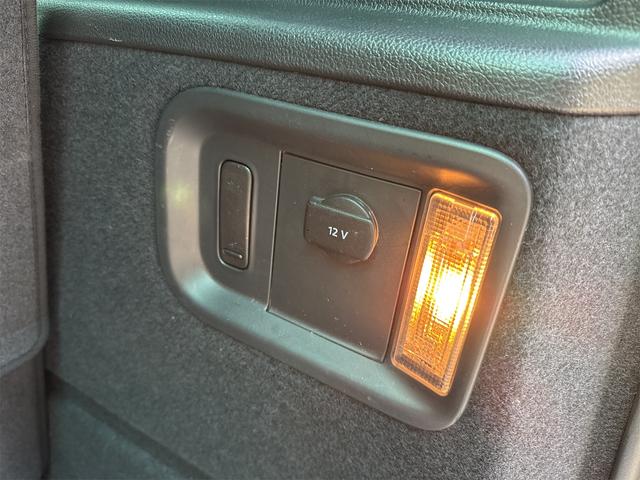 シャラン 　ＥＴＣ　バックカメラ　ナビ　クリアランスソナー　パークアシスト　両側スライドドア　オートライト　スマートキー　アイドリングストップ　シートヒーター　３列シート　ＡＴ　ルーフレール　アルミホイール（52枚目）