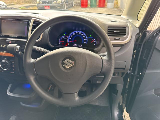 ソリオ X ETC 両側スライド・片側電動 オートライト スマートキー 電動格納ミラー ウォークスルー CVT アルミホイール 盗難防止システム 衝突安全ボディ ABS エアコン パワーステアリング(3枚目)