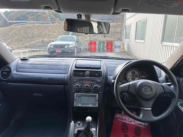 アルテッツァ ＡＳ２００　ワンオーナー　禁煙車　ＥＴＣ　ＨＩＤ　ＭＴ　キーレスエントリー　記録簿　衝突安全ボディ　ＡＢＳ　エアコン　パワーステアリング　パワーウィンドウ（2枚目）