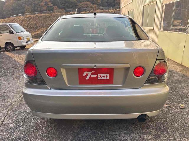 アルテッツァ ＡＳ２００　ワンオーナー　禁煙車　ＥＴＣ　ＨＩＤ　ＭＴ　キーレスエントリー　記録簿　衝突安全ボディ　ＡＢＳ　エアコン　パワーステアリング　パワーウィンドウ（15枚目）