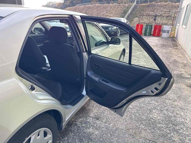 アルテッツァ ＡＳ２００　ワンオーナー　禁煙車　ＥＴＣ　ＨＩＤ　ＭＴ　キーレスエントリー　記録簿　衝突安全ボディ　ＡＢＳ　エアコン　パワーステアリング　パワーウィンドウ（25枚目）