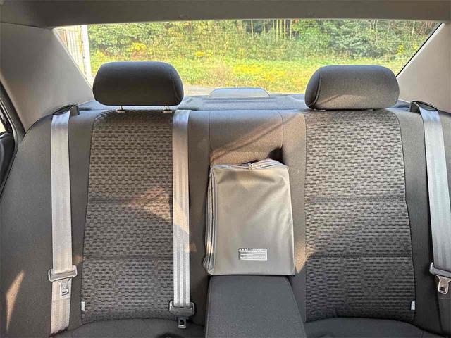 アルテッツァ ＡＳ２００　ワンオーナー　禁煙車　ＥＴＣ　ＨＩＤ　ＭＴ　キーレスエントリー　記録簿　衝突安全ボディ　ＡＢＳ　エアコン　パワーステアリング　パワーウィンドウ（31枚目）