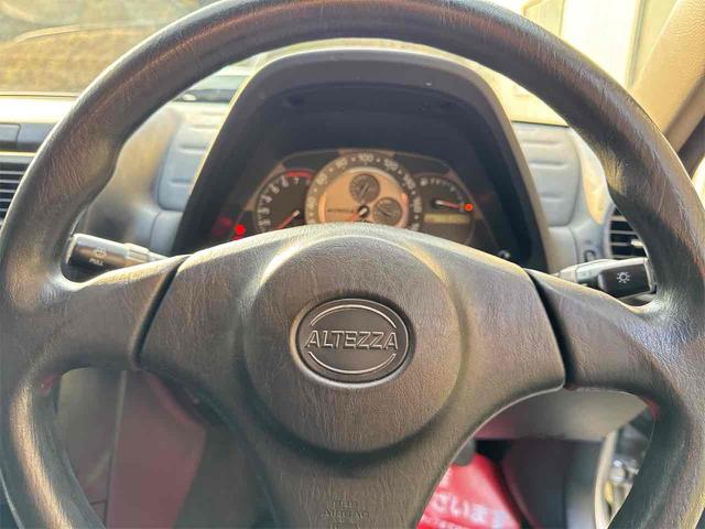 アルテッツァ ＡＳ２００　ワンオーナー　禁煙車　ＥＴＣ　ＨＩＤ　ＭＴ　キーレスエントリー　記録簿　衝突安全ボディ　ＡＢＳ　エアコン　パワーステアリング　パワーウィンドウ（33枚目）