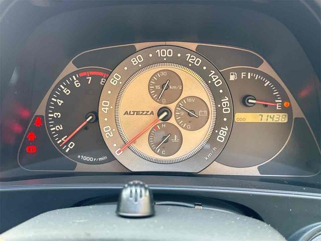 アルテッツァ ＡＳ２００　ワンオーナー　禁煙車　ＥＴＣ　ＨＩＤ　ＭＴ　キーレスエントリー　記録簿　衝突安全ボディ　ＡＢＳ　エアコン　パワーステアリング　パワーウィンドウ（34枚目）