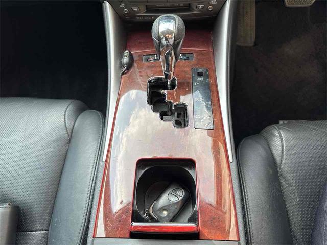 IS IS250 バージョンL ETC クリアランスソナー オートクルーズコントロール バックカメラ ナビ アルミホイール HID サンルーフ AT スマートキー 電動格納ミラー 盗難防止システム パワーシート CD MD USB(8枚目)