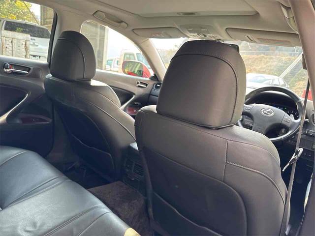 IS IS250 バージョンL ETC クリアランスソナー オートクルーズコントロール バックカメラ ナビ アルミホイール HID サンルーフ AT スマートキー 電動格納ミラー 盗難防止システム パワーシート CD MD USB(34枚目)