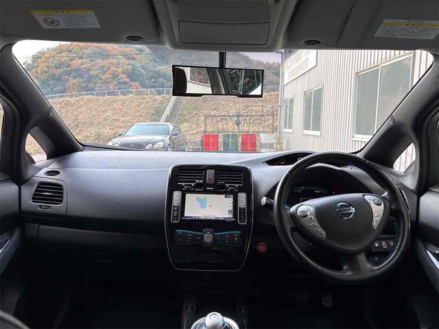 リーフ Ｇ　バックカメラ　ナビ　ＴＶ　オートクルーズコントロール　アルミホイール　スマートキー　電動格納ミラー　シートヒーター　ＣＶＴ　盗難防止システム　衝突安全ボディ　記録簿　ＡＢＳ　ＥＳＣ　ＣＤ（2枚目）