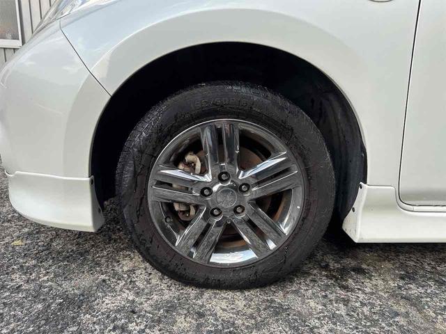 リーフ Ｇ　バックカメラ　ナビ　ＴＶ　オートクルーズコントロール　アルミホイール　スマートキー　電動格納ミラー　シートヒーター　ＣＶＴ　盗難防止システム　衝突安全ボディ　記録簿　ＡＢＳ　ＥＳＣ　ＣＤ（18枚目）