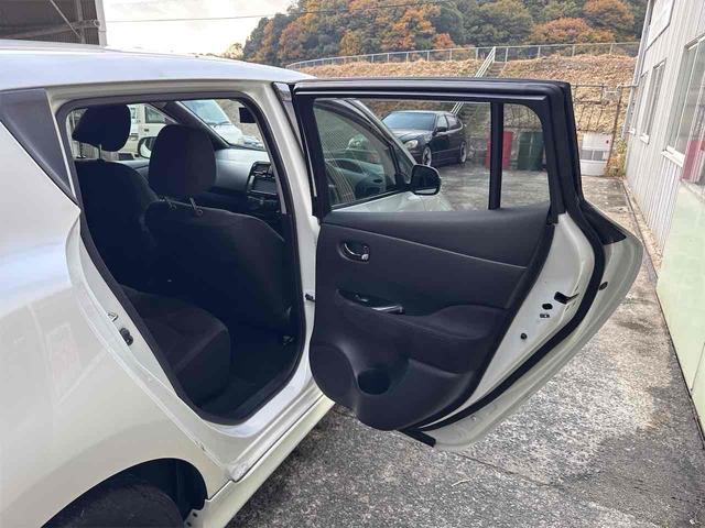 リーフ Ｇ　バックカメラ　ナビ　ＴＶ　オートクルーズコントロール　アルミホイール　スマートキー　電動格納ミラー　シートヒーター　ＣＶＴ　盗難防止システム　衝突安全ボディ　記録簿　ＡＢＳ　ＥＳＣ　ＣＤ（38枚目）