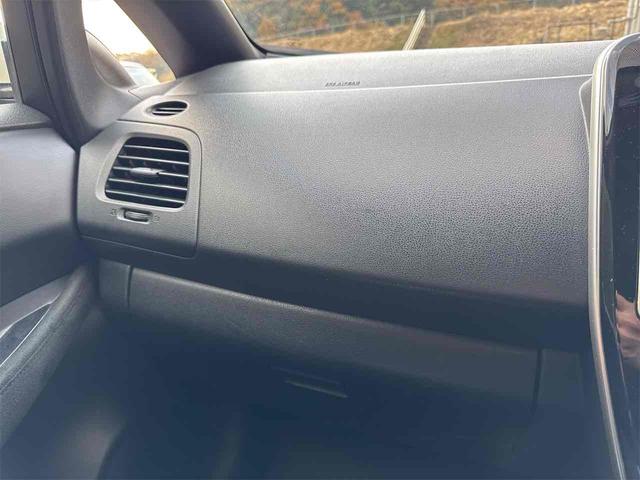 リーフ Ｇ　バックカメラ　ナビ　ＴＶ　オートクルーズコントロール　アルミホイール　スマートキー　電動格納ミラー　シートヒーター　ＣＶＴ　盗難防止システム　衝突安全ボディ　記録簿　ＡＢＳ　ＥＳＣ　ＣＤ（51枚目）