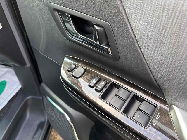 ヴェルファイアハイブリッド ZR 4WD ハイブリッド ETC バックカメラ ナビ TV 両側電動スライドドア クリアランスソナー オートクルーズコントロール オートライト HID パワーシート スマートキー 電動格納ミラー CVT(11枚目)