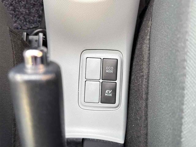 アクア Ｓ　ＥＴＣ　アルミホイール　スマートキー　電動格納ミラー　ＣＶＴ　衝突安全ボディ　ＡＢＳ　ＥＳＣ　エアコン　パワーステアリング　パワーウィンドウ（6枚目）