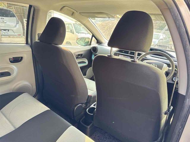 アクア Ｓ　ＥＴＣ　アルミホイール　スマートキー　電動格納ミラー　ＣＶＴ　衝突安全ボディ　ＡＢＳ　ＥＳＣ　エアコン　パワーステアリング　パワーウィンドウ（10枚目）