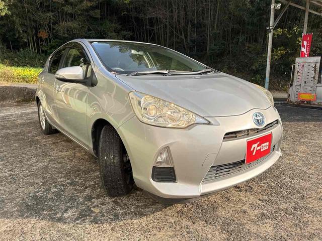 アクア Ｓ　ＥＴＣ　アルミホイール　スマートキー　電動格納ミラー　ＣＶＴ　衝突安全ボディ　ＡＢＳ　ＥＳＣ　エアコン　パワーステアリング　パワーウィンドウ（13枚目）