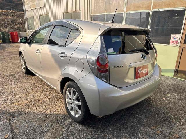 アクア Ｓ　ＥＴＣ　アルミホイール　スマートキー　電動格納ミラー　ＣＶＴ　衝突安全ボディ　ＡＢＳ　ＥＳＣ　エアコン　パワーステアリング　パワーウィンドウ（14枚目）