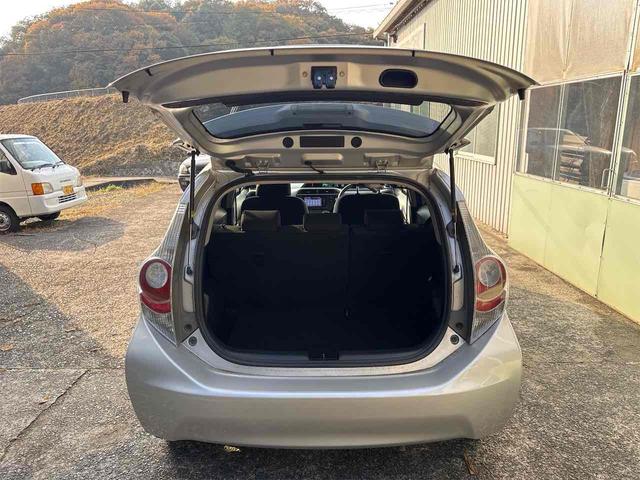 アクア Ｓ　ＥＴＣ　アルミホイール　スマートキー　電動格納ミラー　ＣＶＴ　衝突安全ボディ　ＡＢＳ　ＥＳＣ　エアコン　パワーステアリング　パワーウィンドウ（18枚目）