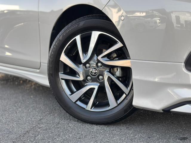 メーカーオプションの１６インチアルミホイールが装着されています♪