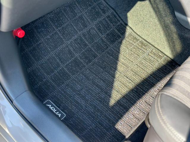 助手席足元です★