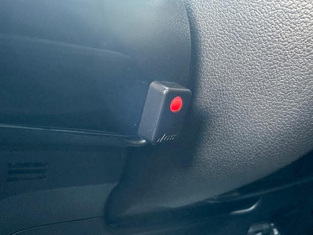 プリウス Ａプレミアム　サンルーフ　１１．６型ナビ　ＪＢＬプレミアムサウンド　ワイヤレス充電　ＩＴＳコネクト　モデリスタフルエアロ　ＴＲＤ１８インチアルミ　シートヒーター＆シートベンチレーション　リバース連動ミラー　禁煙車（8枚目）