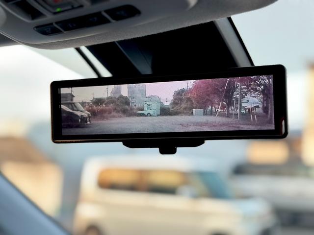 プリウス Ａプレミアム　サンルーフ　１１．６型ナビ　ＪＢＬプレミアムサウンド　ワイヤレス充電　ＩＴＳコネクト　モデリスタフルエアロ　ＴＲＤ１８インチアルミ　シートヒーター＆シートベンチレーション　リバース連動ミラー　禁煙車（13枚目）