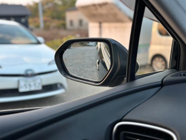 プリウス Ａプレミアム　サンルーフ　１１．６型ナビ　ＪＢＬプレミアムサウンド　ワイヤレス充電　ＩＴＳコネクト　モデリスタフルエアロ　ＴＲＤ１８インチアルミ　シートヒーター＆シートベンチレーション　リバース連動ミラー　禁煙車（14枚目）