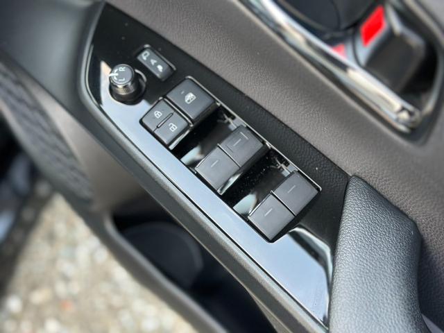 プリウス Ａプレミアム　サンルーフ　１１．６型ナビ　ＪＢＬプレミアムサウンド　ワイヤレス充電　ＩＴＳコネクト　モデリスタフルエアロ　ＴＲＤ１８インチアルミ　シートヒーター＆シートベンチレーション　リバース連動ミラー　禁煙車（55枚目）