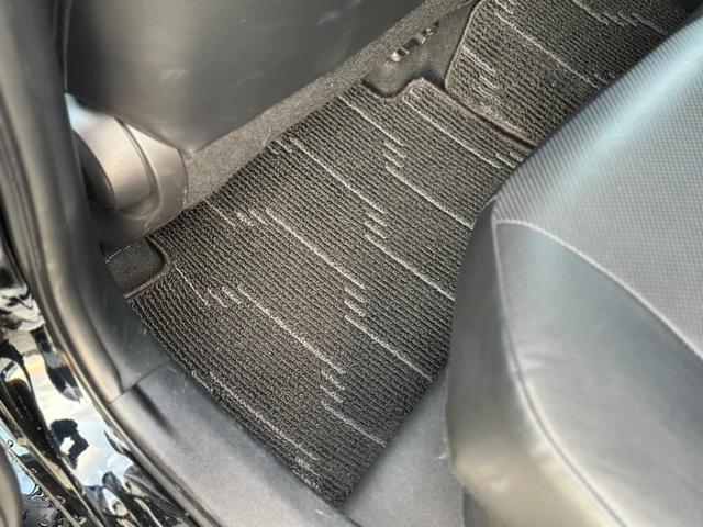 プリウス Ａプレミアム　サンルーフ　１１．６型ナビ　ＪＢＬプレミアムサウンド　ワイヤレス充電　ＩＴＳコネクト　モデリスタフルエアロ　ＴＲＤ１８インチアルミ　シートヒーター＆シートベンチレーション　リバース連動ミラー　禁煙車（76枚目）