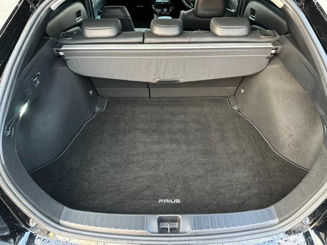 プリウス Ａプレミアム　サンルーフ　１１．６型ナビ　ＪＢＬプレミアムサウンド　ワイヤレス充電　ＩＴＳコネクト　モデリスタフルエアロ　ＴＲＤ１８インチアルミ　シートヒーター＆シートベンチレーション　リバース連動ミラー　禁煙車（77枚目）