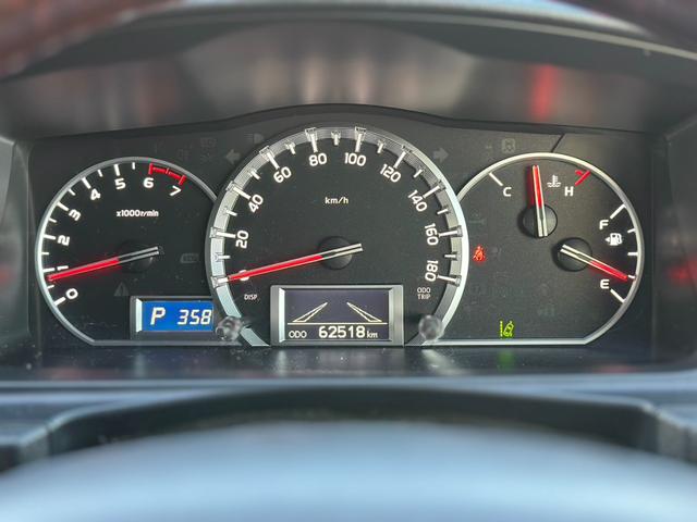 ハイエースバン スーパーＧＬ　５０ＴＨ　アニバーサリーリミテッド　ガソリンモデル　寒冷地仕様　リヤフォグランプ　ＴＲＤフルエアロ　パワースライドドア　フローティングナビ　ＴＶ　バックカメラ　ＥＴＣ　スマートキー　トヨタセーフティセンス　リヤコーナーセンサー　禁煙車（4枚目）