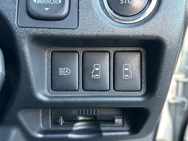 ハイエースバン スーパーＧＬ　５０ＴＨ　アニバーサリーリミテッド　ガソリンモデル　寒冷地仕様　リヤフォグランプ　ＴＲＤフルエアロ　パワースライドドア　フローティングナビ　ＴＶ　バックカメラ　ＥＴＣ　スマートキー　トヨタセーフティセンス　リヤコーナーセンサー　禁煙車（11枚目）