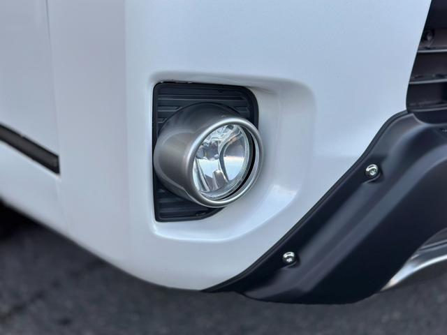 ハイエースバン スーパーＧＬ　５０ＴＨ　アニバーサリーリミテッド　ガソリンモデル　寒冷地仕様　リヤフォグランプ　ＴＲＤフルエアロ　パワースライドドア　フローティングナビ　ＴＶ　バックカメラ　ＥＴＣ　スマートキー　トヨタセーフティセンス　リヤコーナーセンサー　禁煙車（15枚目）