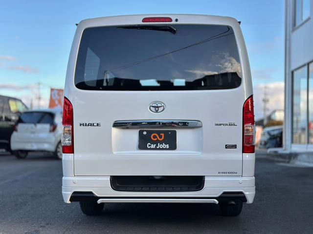 ハイエースバン スーパーＧＬ　５０ＴＨ　アニバーサリーリミテッド　ガソリンモデル　寒冷地仕様　リヤフォグランプ　ＴＲＤフルエアロ　パワースライドドア　フローティングナビ　ＴＶ　バックカメラ　ＥＴＣ　スマートキー　トヨタセーフティセンス　リヤコーナーセンサー　禁煙車（25枚目）