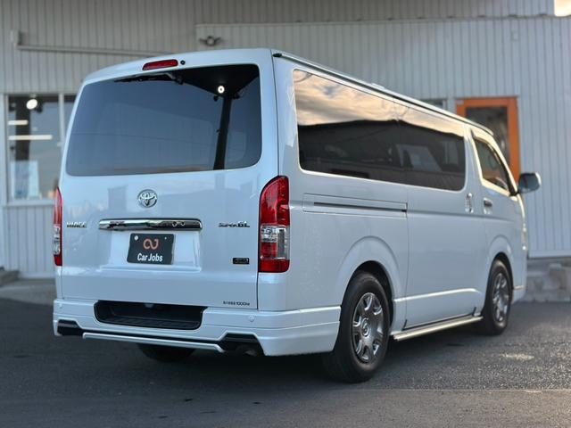 ハイエースバン スーパーＧＬ　５０ＴＨ　アニバーサリーリミテッド　ガソリンモデル　寒冷地仕様　リヤフォグランプ　ＴＲＤフルエアロ　パワースライドドア　フローティングナビ　ＴＶ　バックカメラ　ＥＴＣ　スマートキー　トヨタセーフティセンス　リヤコーナーセンサー　禁煙車（27枚目）