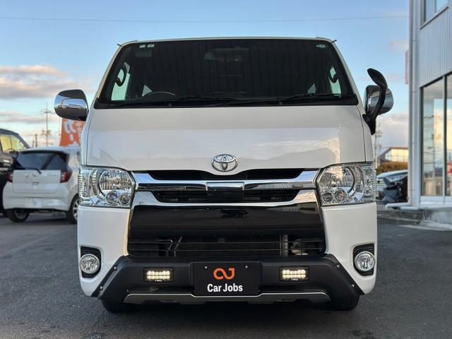 ハイエースバン スーパーＧＬ　５０ＴＨ　アニバーサリーリミテッド　ガソリンモデル　寒冷地仕様　リヤフォグランプ　ＴＲＤフルエアロ　パワースライドドア　フローティングナビ　ＴＶ　バックカメラ　ＥＴＣ　スマートキー　トヨタセーフティセンス　リヤコーナーセンサー　禁煙車（31枚目）