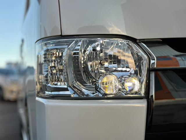 ハイエースバン スーパーＧＬ　５０ＴＨ　アニバーサリーリミテッド　ガソリンモデル　寒冷地仕様　リヤフォグランプ　ＴＲＤフルエアロ　パワースライドドア　フローティングナビ　ＴＶ　バックカメラ　ＥＴＣ　スマートキー　トヨタセーフティセンス　リヤコーナーセンサー　禁煙車（33枚目）