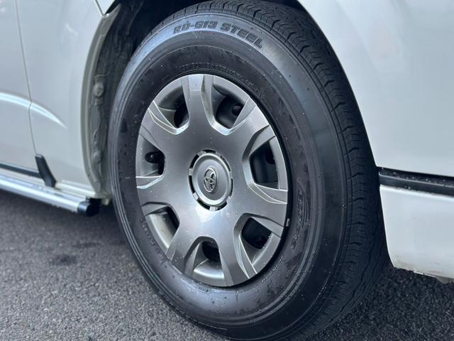 ハイエースバン スーパーＧＬ　５０ＴＨ　アニバーサリーリミテッド　ガソリンモデル　寒冷地仕様　リヤフォグランプ　ＴＲＤフルエアロ　パワースライドドア　フローティングナビ　ＴＶ　バックカメラ　ＥＴＣ　スマートキー　トヨタセーフティセンス　リヤコーナーセンサー　禁煙車（39枚目）