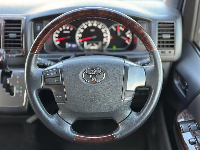 ハイエースバン スーパーＧＬ　５０ＴＨ　アニバーサリーリミテッド　ガソリンモデル　寒冷地仕様　リヤフォグランプ　ＴＲＤフルエアロ　パワースライドドア　フローティングナビ　ＴＶ　バックカメラ　ＥＴＣ　スマートキー　トヨタセーフティセンス　リヤコーナーセンサー　禁煙車（41枚目）