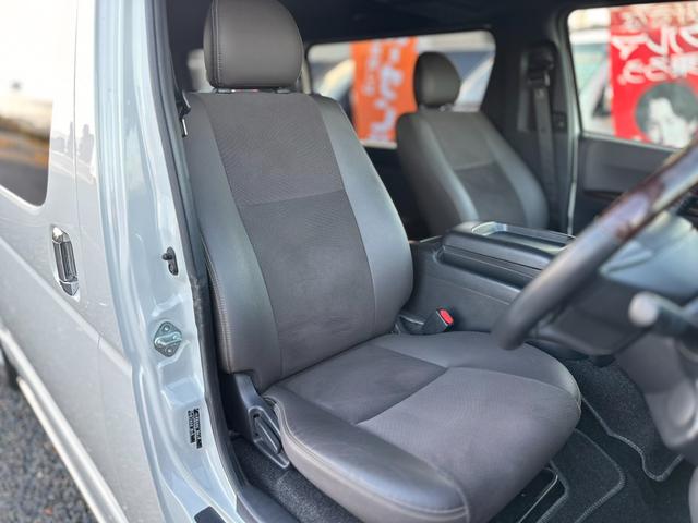 ハイエースバン スーパーＧＬ　５０ＴＨ　アニバーサリーリミテッド　ガソリンモデル　寒冷地仕様　リヤフォグランプ　ＴＲＤフルエアロ　パワースライドドア　フローティングナビ　ＴＶ　バックカメラ　ＥＴＣ　スマートキー　トヨタセーフティセンス　リヤコーナーセンサー　禁煙車（54枚目）