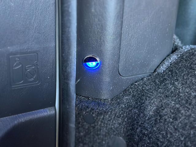 ハイエースバン スーパーＧＬ　５０ＴＨ　アニバーサリーリミテッド　ガソリンモデル　寒冷地仕様　リヤフォグランプ　ＴＲＤフルエアロ　パワースライドドア　フローティングナビ　ＴＶ　バックカメラ　ＥＴＣ　スマートキー　トヨタセーフティセンス　リヤコーナーセンサー　禁煙車（57枚目）